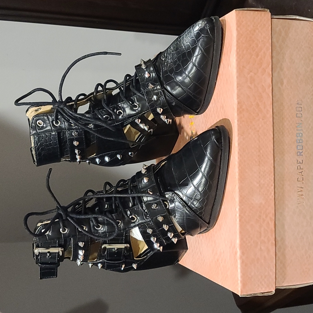 Studded booties black with silver spikes